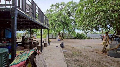 บ้านติดถนนลาดยาง ใกล้ถนนเพชรเกษม 200 ตร.วา 2,300,000.- บ้านติดถนนลาดยาง ใกล้ถนนเพชรเกษม 200 ตร.วา 2,300,000.-