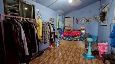 บ้านติดถนนลาดยาง ใกล้ถนนเพชรเกษม 200 ตร.วา 2,300,000.- บ้านติดถนนลาดยาง ใกล้ถนนเพชรเกษม 200 ตร.วา 2,300,000.-