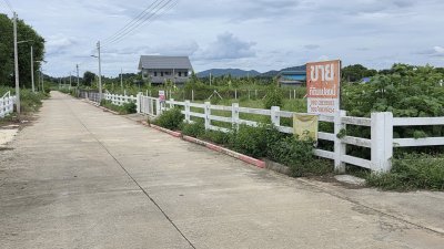 ที่ดินบนเนิน บรรยากาศมีวิวเขา 238 ตร.วา ราคา 650,000.- ที่ดินบนเนิน บรรยากาศมีวิวเขา 238 ตร.วา ราคา 650,000.-