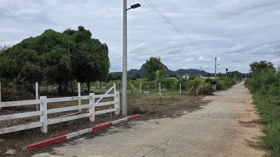 ที่ดินบนเนิน บรรยากาศมีวิวเขา 200 ตร.วา ราคา 480,000.-