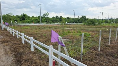 ที่ดินใกล้ถนนทางหลวงพร้อมโอน เนื้อที่ 1 ไร่ ราคา 750,000.-