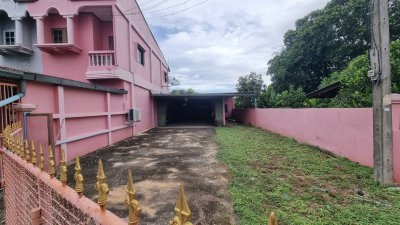 ทาวส์เฮ้า เนื้อที่ขนาด 90 ตร.วา ขายด่วน 2,000,000 บาท ทาวส์เฮ้า เนื้อที่ขนาด 90 ตร.วา ขายด่วน 2,000,000 บาท