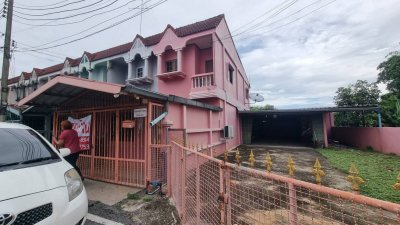 ทาวส์เฮ้า เนื้อที่ขนาด 90 ตร.วา ขายด่วน 2,000,000 บาท