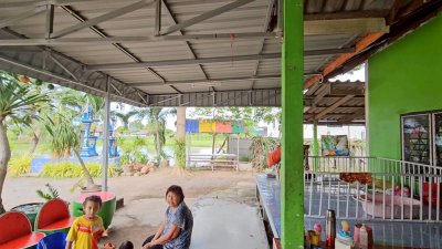 บ้านพร้อมที่ดินเนื้อที่ 385 ตร.วา ราคา 1,350,000 บาท