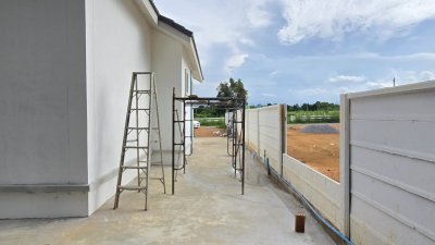 เนื้อที่ 200 ตร.วา 3 ห้องนอน 2 ห้องน้ำ 1 ห้องครัว