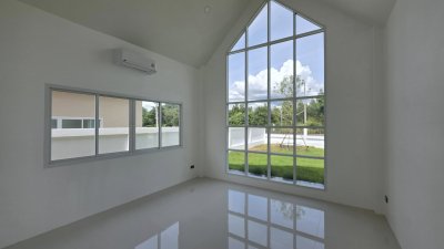 บ้านทรงสไตล์ยุโรป เน้นพื้นที่ใช้สอยในบ้าน 3 ห้องนอน 4 ห้องน้ำ (มีห้องน้ำทุกห้องนอน) บ้านทรงสไตล์ยุโรป เน้นพื้นที่ใช้สอยในบ้าน 3 ห้องนอน 4 ห้องน้ำ (มีห้องน้ำทุกห้องนอน)