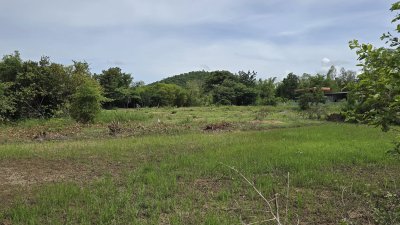 ดินโฉนดวิวเขา 1 ไร่ 1 งาน 450,000 บาท อ.จอมบึง จ.ราชบุรี