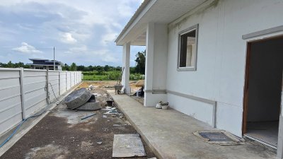 เนื้อที่ 200 ตร.วา 3 ห้องนอน 2 ห้องน้ำ 1 ห้องครัว