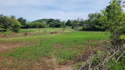 ที่ดินโฉนดวิวเขา 1 ไร่ 1 งาน 450,000 บาท ใกล้ชุมชน 7-11 ส่งถึง