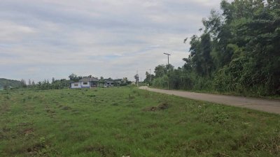 เนื้อที่ 17 ไร่ 3 งาน ไร่ละ 230,000 บาท ติดถนนคอนกรีต