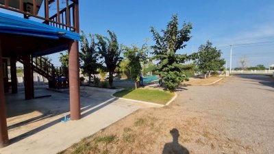 บ้านใต้ถุนสูง ติดถนนทางหลวงชนบท อ.โพธาราม จ.ราชบุรี