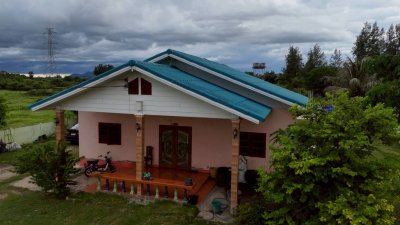 บ้านพร้อมที่ดิน รั้วคอนกรีต ใกล้ 7-11 อ.บ้านโป่ง จ.ราชบุรี