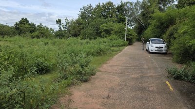 ที่ดินโฉนดริมเขา ต.หินกอง อ.เมือง จ.ราชบุรี ไร่ละ 290,000.- ที่ดินโฉนดริมเขา ต.หินกอง อ.เมือง จ.ราชบุรี ไร่ละ 290,000.-