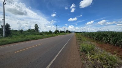 ที่ดินติดถนนทางหลวง 4036 ทำเลดี เหมาะการค้าขาย ทำธุรกิจ ที่ดินติดถนนทางหลวง 4036 ทำเลดี เหมาะการค้าขาย ทำธุรกิจ