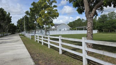 ที่ดินโฉนดสวนผึ้ง 358 ตร.วา น้ำประปาภูมิภาค ไฟฟ้า ถนนคอนกรีต ที่ดินโฉนดสวนผึ้ง 358 ตร.วา น้ำประปาภูมิภาค ไฟฟ้า ถนนคอนกรีต