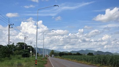 ที่ดินติดถนนทางหลวง 4036 ทำเลดี เหมาะการค้าขาย ทำธุรกิจ