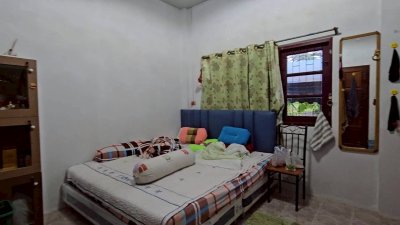 บ้านหลังใหญ่ พร้อมกิจการห้องเช่า ติดถนนลาดยาง ใกล้ 7-Eleven