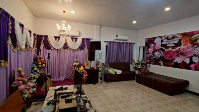 บ้านหลังใหญ่ พร้อมกิจการห้องเช่า ติดถนนลาดยาง ใกล้ 7-Eleven บ้านหลังใหญ่ พร้อมกิจการห้องเช่า ติดถนนลาดยาง ใกล้ 7-Eleven