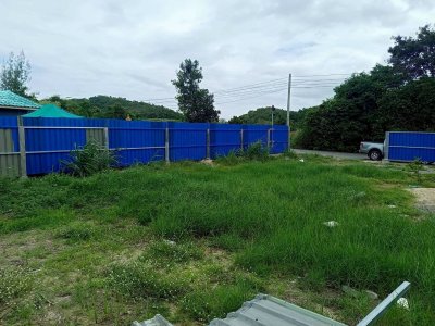 บ้านพร้อมที่ดิน ติดถนนลาดยาง เนินสูง วิวเขาล้อมรอบราคา 650,000 บาท บ้านพร้อมที่ดิน ติดถนนลาดยาง เนินสูง วิวเขาล้อมรอบราคา 650,000 บาท