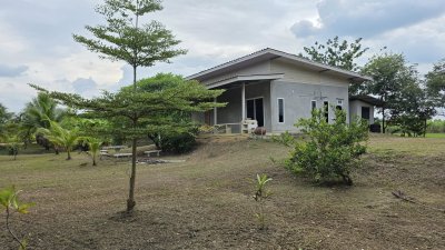 บ้านสวนเลียบถนนคลองชลประทาน