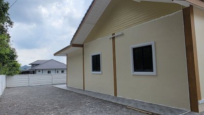 บ้านที่ใกล้ คาเฟ่ 7-11 และรพ. แค่ 3 นาที บ้านที่ใกล้ คาเฟ่ 7-11 และรพ. แค่ 3 นาที