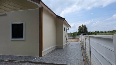 บ้านที่ใกล้ คาเฟ่ 7-11 และรพ. แค่ 3 นาที บ้านที่ใกล้ คาเฟ่ 7-11 และรพ. แค่ 3 นาที