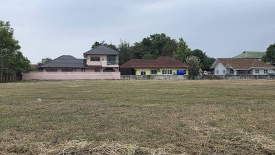 ที่ดินติดถนนเจดีย์หัก ทำเลการค้าขาย ถนน 4เลน