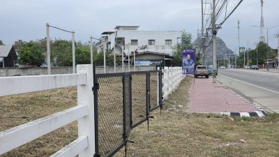 ที่ดินติดถนนเจดีย์หัก ทำเลการค้าขาย ถนน 4เลน