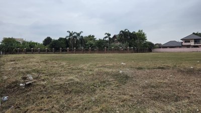 ที่ดินติดถนนเจดีย์หัก ทำเลการค้าขาย ถนน 4เลน