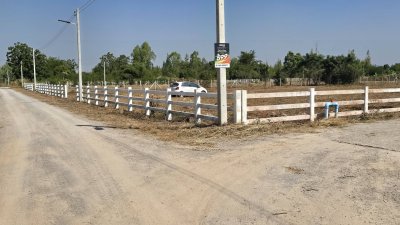 ที่ดินหัวมุม ถนน2 ด้าน ใกล้ 7 Eleven 2.2กม.