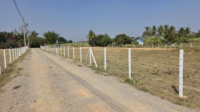 ที่ดินติดถนนลาดยาง ไฟฟ้า น้ำประปา เขตชุมชน ต.เขาขลุง อ.บ้านโป่ง จ.ราชบุรี