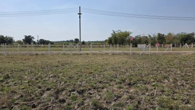 ที่ดินหน้ากว้างติดถนนหินคลุก 93ม. ล้อมรั้ว ไฟฟ้า น้ำประปา