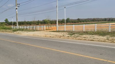 ที่ดินเปล่า ทำเลติดถนน แปลงมุม ติดถนนสาธารณะ 3 ด้าน