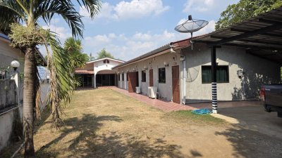 บ้านพร้อมที่ดิน และกิจการห้องเช่า ต.ปากช่อง อ.จอมบึง จ.ราชบุรี