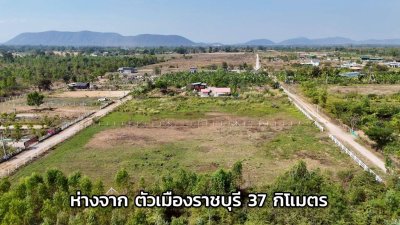 ที่ดินใกล้ถนนหลัก ติดถนน 2ด้าน เนื้อที่ 2 ไร่ 1 งาน