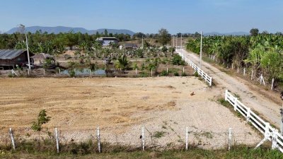 ที่ดินปรับถมแล้ว 300ตร.วา 490,000.- ใกล้ 7-11 แค่ 2.2กม.