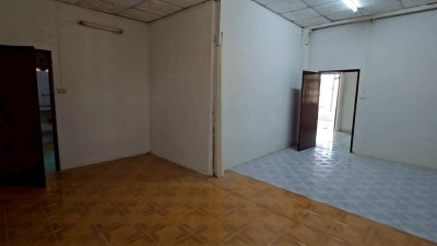 บ้านหลังนี้ทั้งสวย ทั้งถูก 750,000บาท ติดถนนลาดยาง