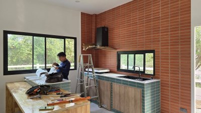 บ้าน 150 ตร.วา 2 ห้องนอน 1 ห้องน้ำ มีลีฟวิ่งรูมและส่วนครัวทันสมัย