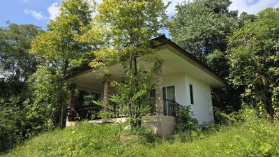 ท๊อปวิว ตั้งแคมป์ลานกางเต้นท์ บ้านพักตากอากาศ บ้าน 2หลัง