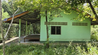 ท๊อปวิว ตั้งแคมป์ลานกางเต้นท์ บ้านพักตากอากาศ บ้าน 2หลัง