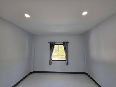 บ้านทำเลใกล้สิ่งอำนวยความสะดวก ใกล้ตลาด และรพ.สมเด็จพระยุพราชจอมบึง ใกล้ร้านอาหาร&กาแฟ