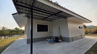 บ้านพร้อมที่ดินโฉนดสวนผึ้ง ใกล้อ่างเก็บน้ำชัฎป่าหวาย 200 เมตร