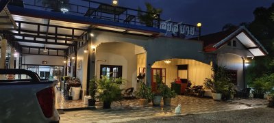 บ้านพร้อมที่ดินติดถนนลาดยาง มีคลองน้ำสาธารณะล้อม ต.เขาขลุง อ.บ้านโป่ง จ.ราชบุรี