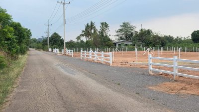 ที่ดินวิวเขา ติดถนนลาดยาง ที่ดินโฉนด ไฟฟ้า น้ำประปา ล้อมรั้ว