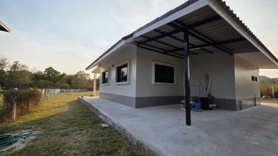 บ้านพร้อมที่ดินโฉนดสวนผึ้ง ใกล้อ่างเก็บน้ำชัฎป่าหวาย 200 เมตร