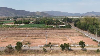 ที่ดินวิวเขา ติดถนนลาดยาง ที่ดินโฉนด ไฟฟ้า น้ำประปา ล้อมรั้ว