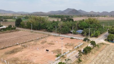 ที่ดินวิวเขา ติดถนนลาดยาง ที่ดินโฉนด ไฟฟ้า น้ำประปา ล้อมรั้ว