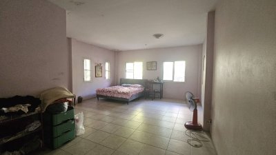 บ้านสวน ริมคลองชลประทาน ติดถนนลาดยาง 1ไร่