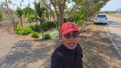 แปลงนี้สวย ริมคลองชลประทาน ต.เขาแร้ง อ.เมืองราชบุรี จ.ราชบุรี