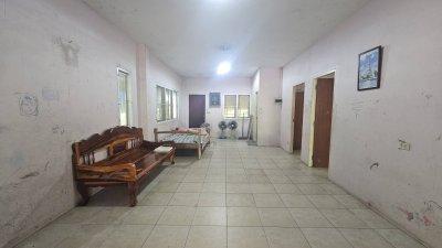 บ้านสวน ริมคลองชลประทาน ติดถนนลาดยาง 1ไร่